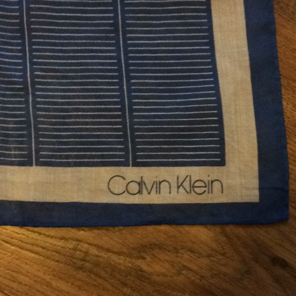 Calvin Kline Scarf - Picture 3 of 5